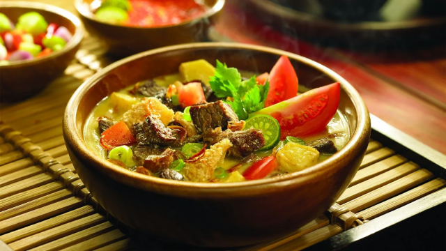 Resep Soto Betawi Simple Tapi Enak, Cocok Buat Sajian Harian Keluarga!